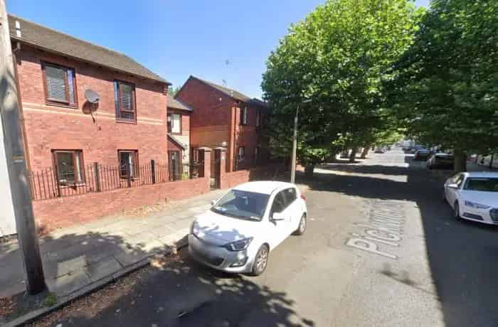 1 Bed Ground Floor Flat Toxteth Level Access Shower