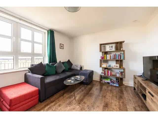 1 Bedroom Flat for Sale Near Amenities and Transport Links