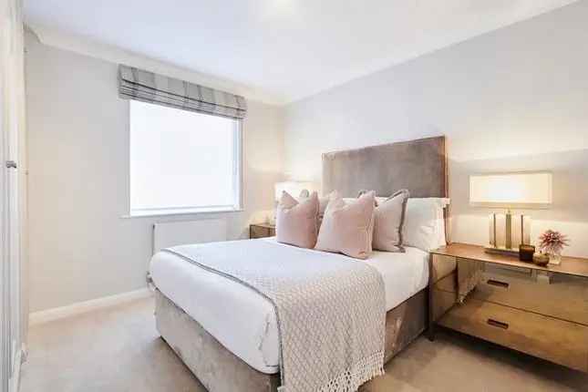 2-Bedroom Apartment South Kensington 675 sq ft