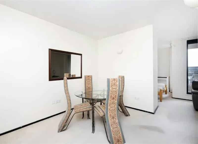 South Kensington Studio Apartment near Gloucester Road Station