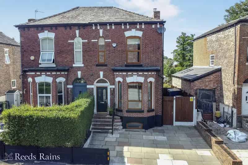 3 Bedroom Semi Detached House for Sale in Sale Greater Manchester