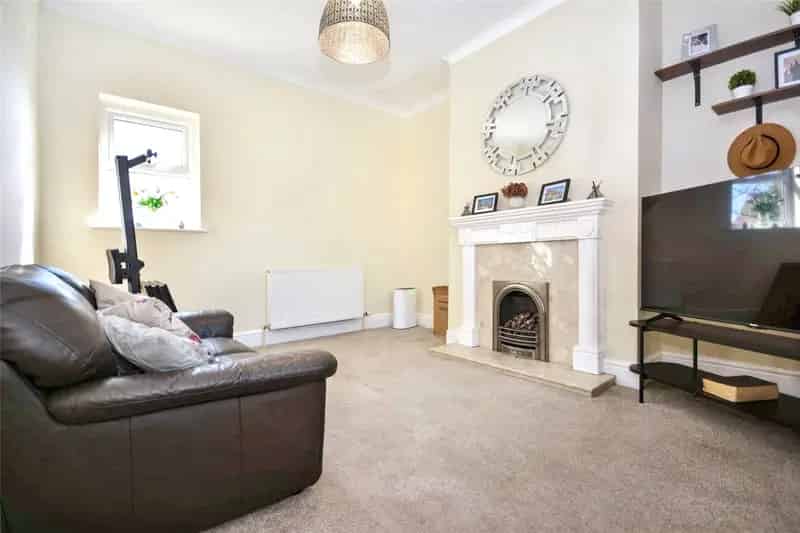 Spacious Pudsey Terrace House with Private Garden