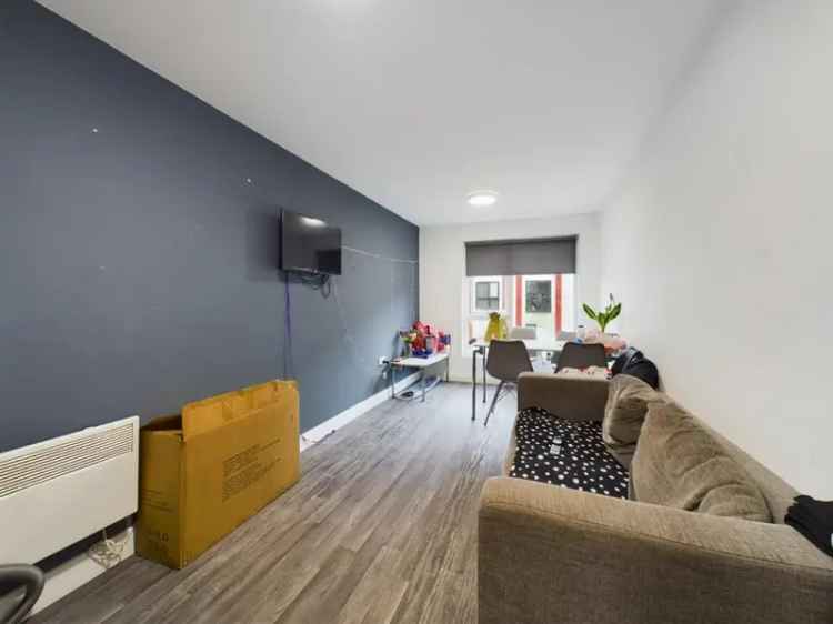 Flat for Sale Fox Street Development Large Bedroom En-Suite Auction