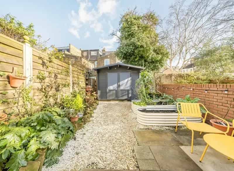 2-Bedroom Garden Flat with Outbuilding - Victorian Conversion