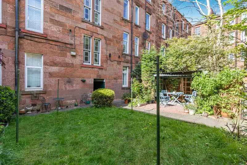 2 Bed Flat for Sale in Shawlands Glasgow