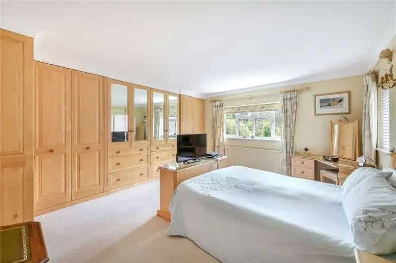 4 Bed Detached House For Sale