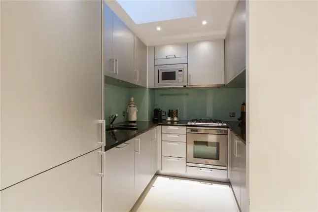 Luxury 2-Bedroom Mews House in Knightsbridge London