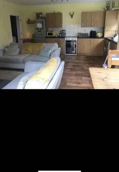 Flat For Rent in Horsham, England