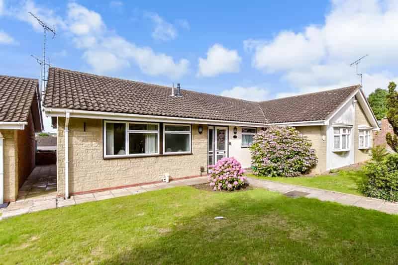 2 Bedroom Bungalow for Sale - Chain Free