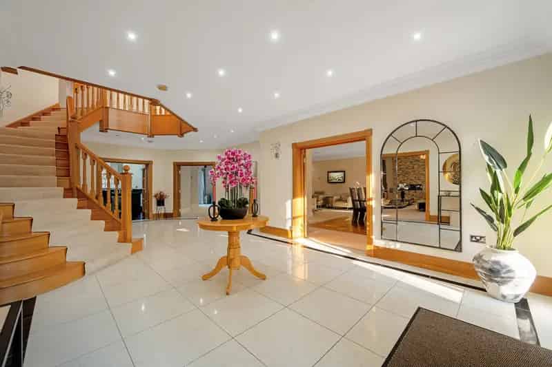 8 Bedroom Mansion Farnham Royal Gated Community