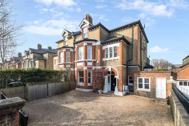 Six Bedroom Victorian House Earlsfield Road London SW18