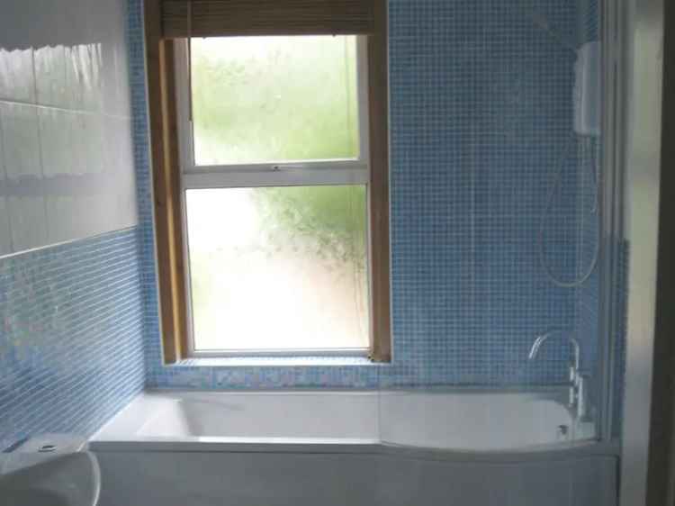2 Double Bedroom Flat Christchurch - Gas Central Heating & Double Glazing