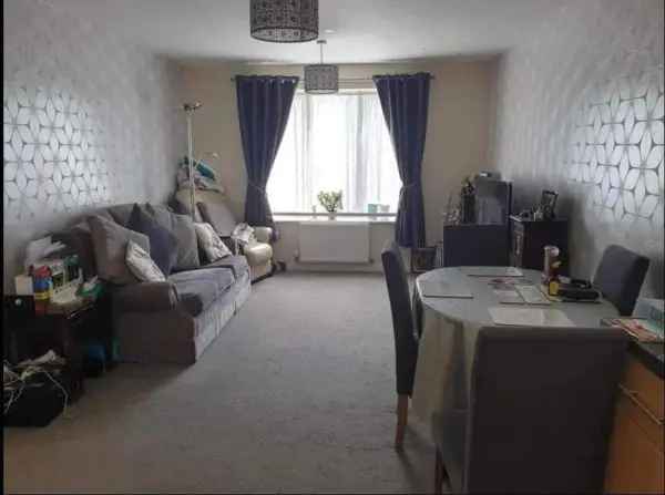 Flat For Rent in Broxbourne, England