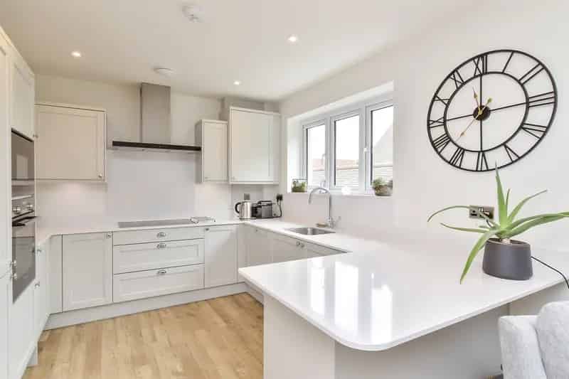 4 Bedroom Detached House for Sale Lakeside Views
