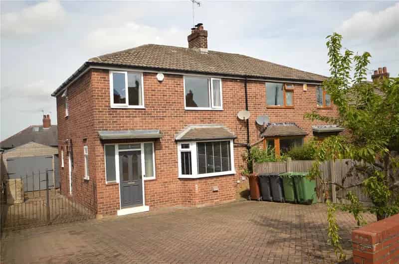 Extended Semi in Cul-de-Sac Rawdon Large Garden Guest WC
