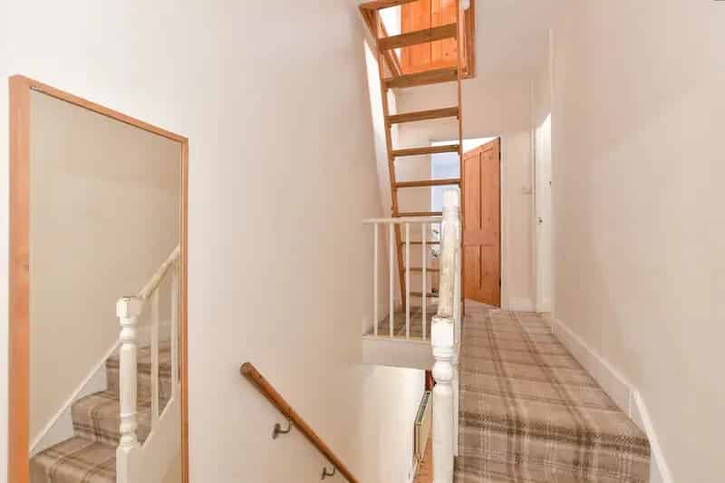 3 Bedroom Terraced House Near Town Centre and Beach