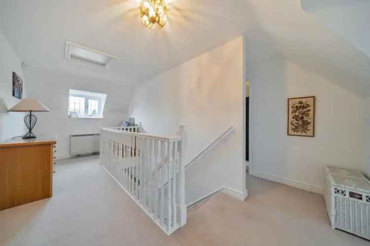 3 Bed House for Sale Detached Garage Parking Gardens