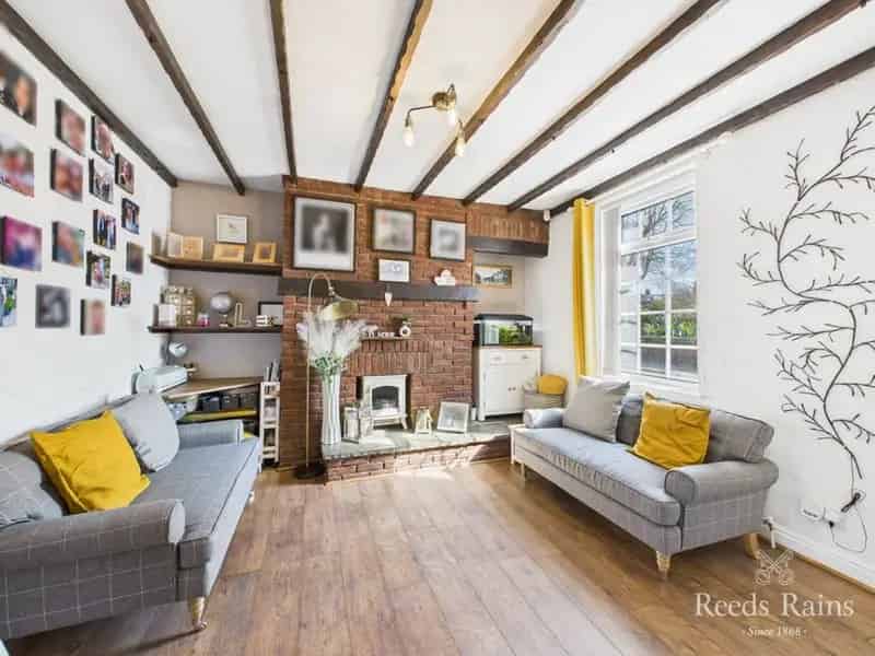 2 Bedroom Mid Terrace House for Sale Cayton North Yorkshire
