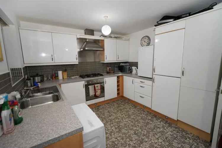 1 Bedroom House Share in Modern 5-Bedroom Townhouse