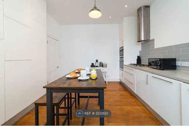 Semi-detached house to rent in High Street Wimbledon, London SW19