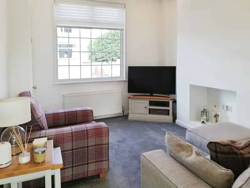 2 Bedroom End Terrace House for Rent Crigglestone WF4