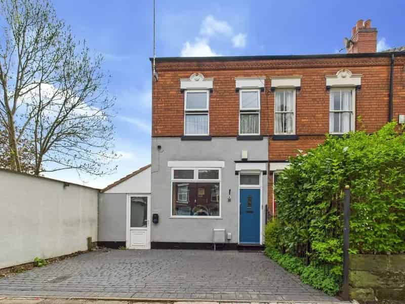 2 Bedroom End of Terrace House for Sale
