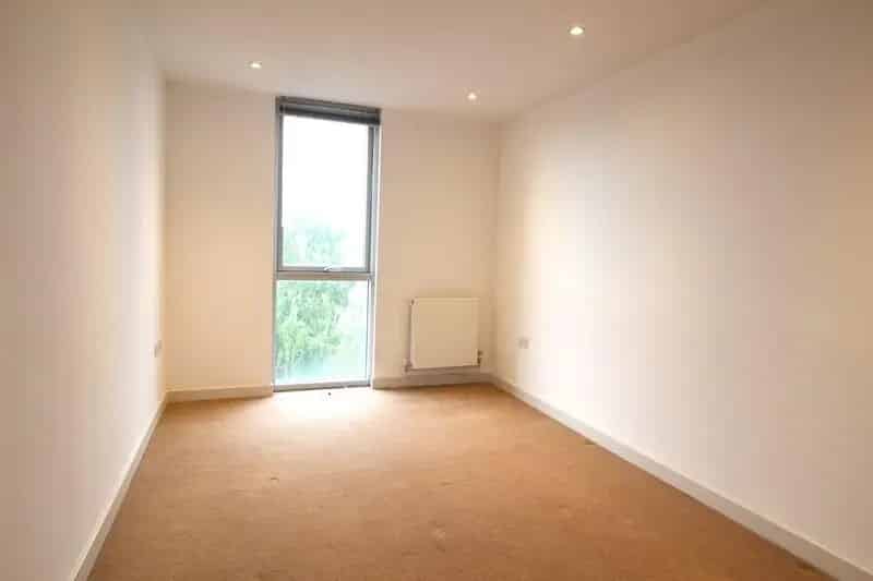 1 Bedroom Flat with Parking
