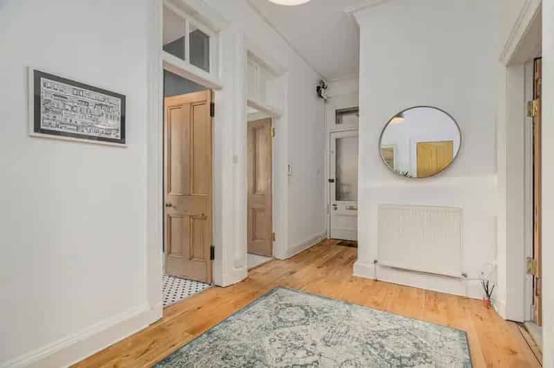 2 Bedroom Apartment for Sale Byres Road Glasgow