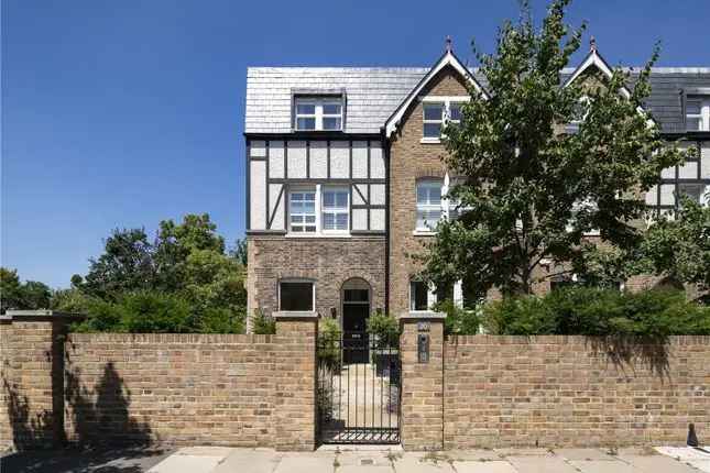 Flat for sale in Elsworthy Road, Primrose Hill, London NW3