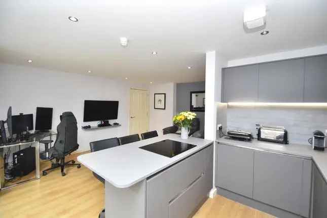 Flat for sale in Bell Street, Glasgow G4