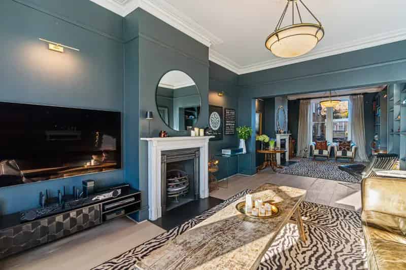 Family Home near Clapham Common with Off-Street Parking