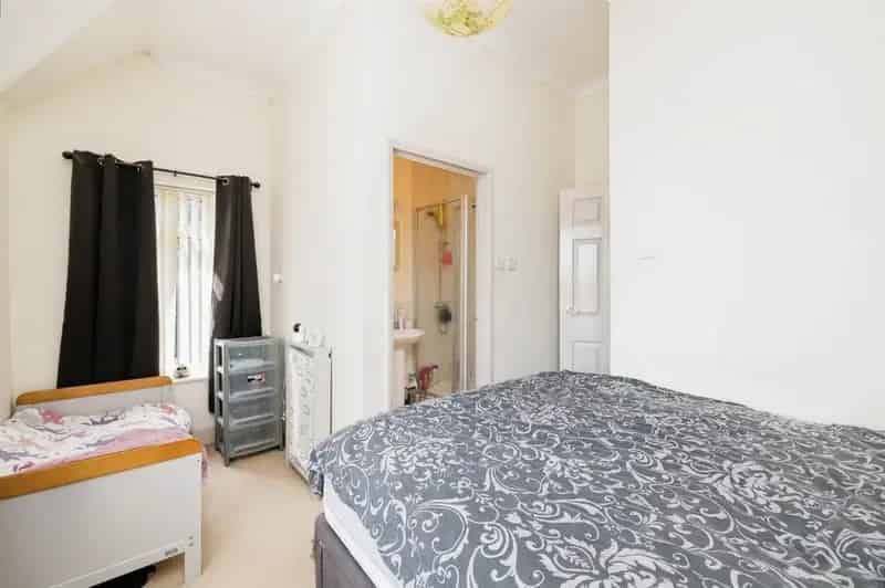 Three Bedroom Property Buckingham Town Centre
