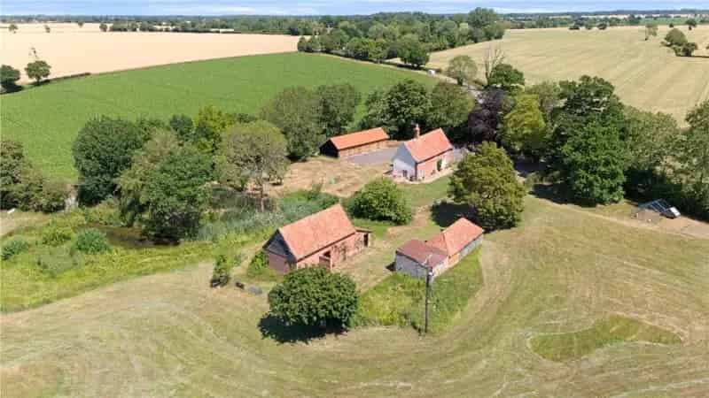 Rural Retreat Farmhouse with Barn Conversion Potential