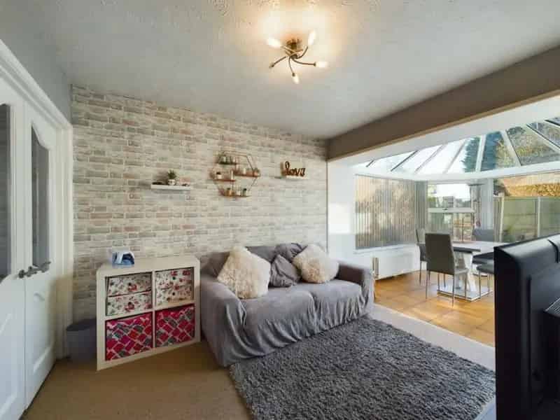 4 Bedroom Link Detached House for Sale Near Courtney Primary School