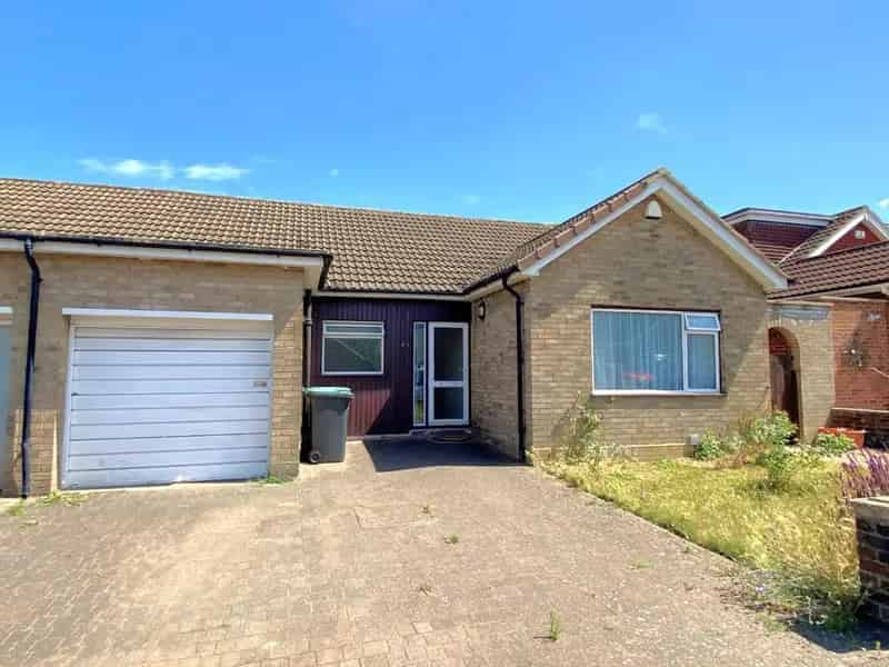 2 Bedroom Bungalow For Sale