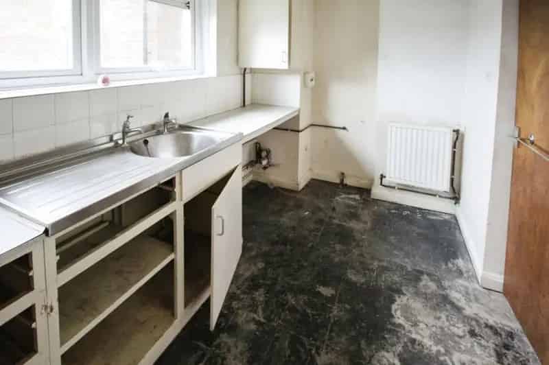 1 Bedroom Flat for Sale Sheffield S8 - Renovation Project