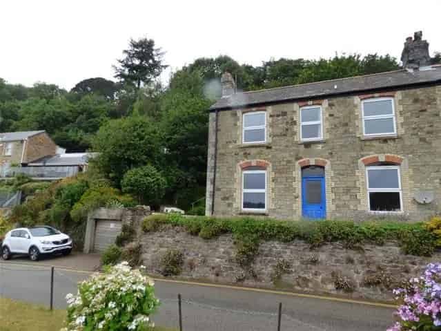 2 Bedroom Semi Detached House To Rent