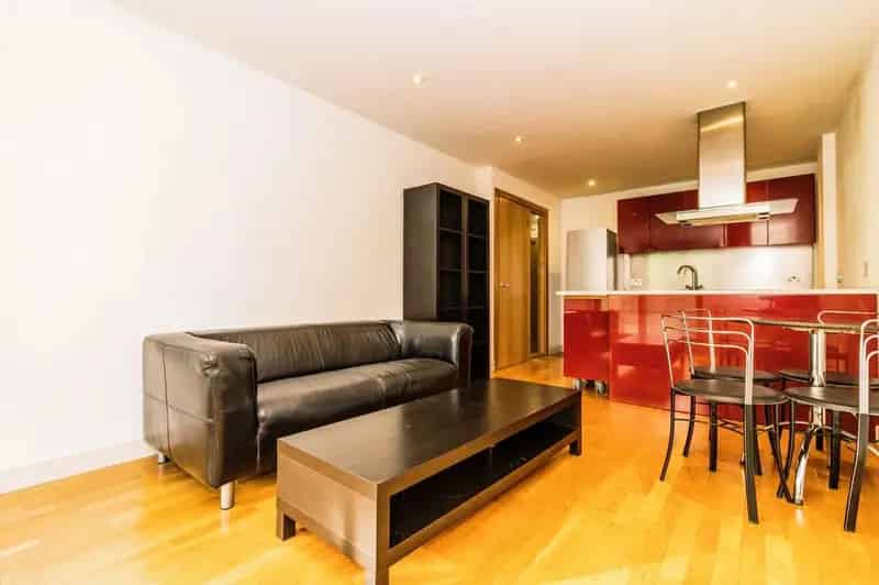 1 Bedroom Canal View Apartment Manchester M1 - Vantage Quay