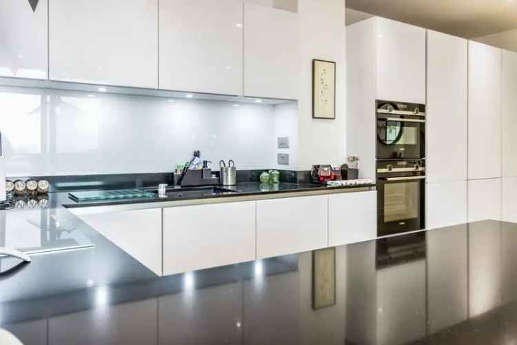 2 Bed Furnished Apartment Near Deansgate Manchester