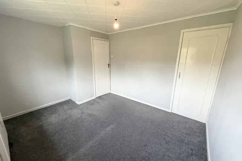 2 Bedroom Maisonette Near Enfield Chase and Gordon Hill Stations
