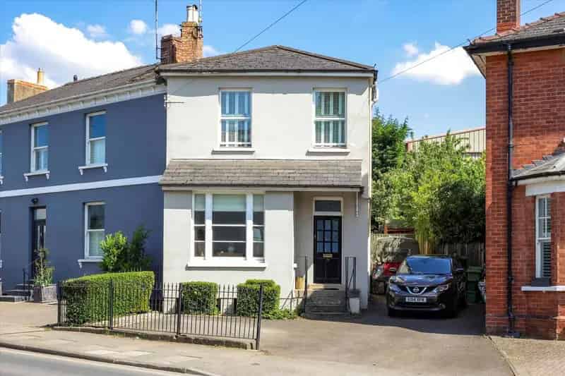 4 Bedroom Semi-Detached House for Sale Near Cheltenham Town Centre