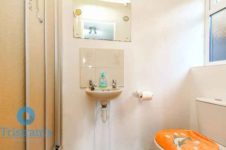 5 Bedroom Detached House for Rent