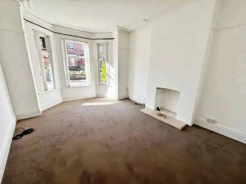 4 Bedroom Mid Terrace House Hyde Greater Manchester