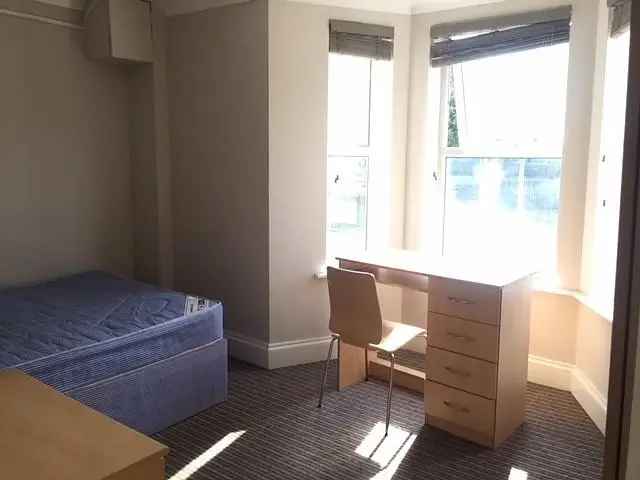 3 bedroom flat to rent