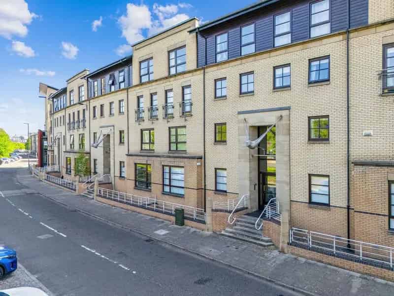 2 bedroom flat for sale