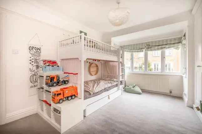 Terraced House for Sale in Twickenham