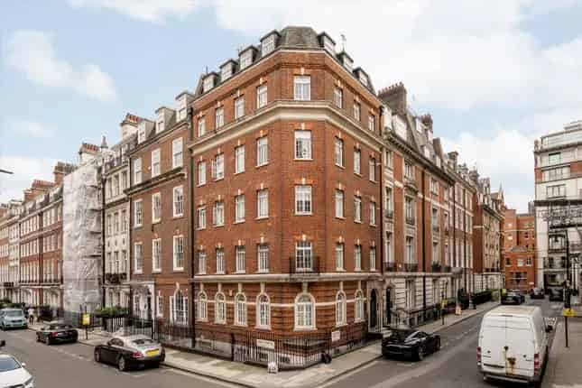 Mayfair Flat for Sale 1368 sq ft 2 Beds 2 Baths