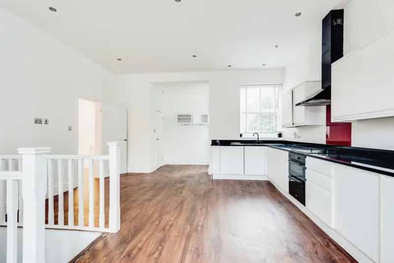 Flat For Sale , Swindon, England