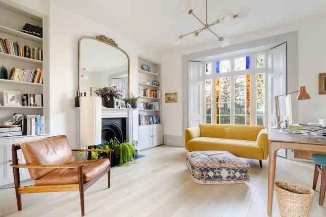 Beautiful Grade II Listed 4-Floor Terraced House in Canonbury