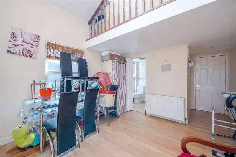 6 Bed Semi Detached House for Sale